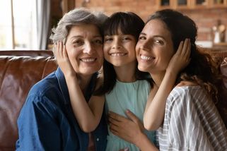 Ženy ztrácejí výhodu dřívějšího důchodu za děti. Letos přichází důležitý zlom
